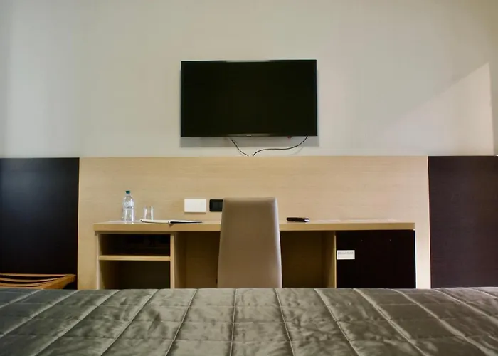Sechi Hotel Milano With Parking